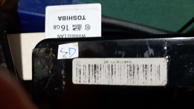 Robi2023.03.04_05_改造測試：[Robi洛比遙控_v1.3]拔出[Flashair_WiFi_SD]卡片插在[讀卡機]上面(於筆電)